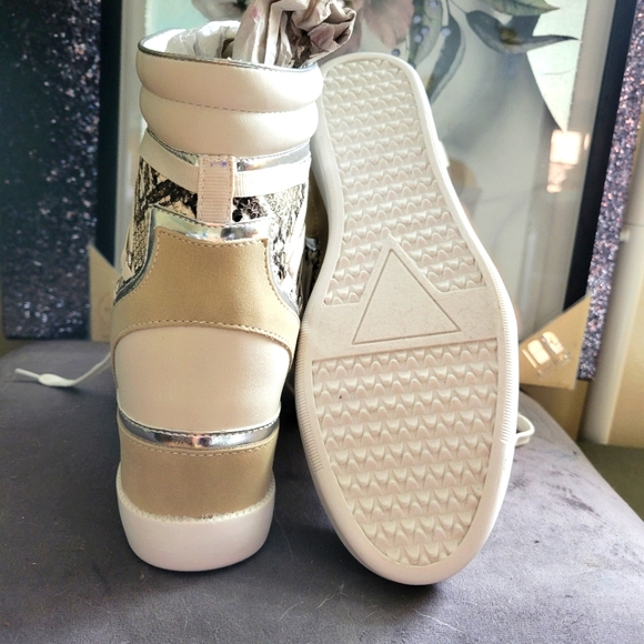 High tops - Picture 5 of 6